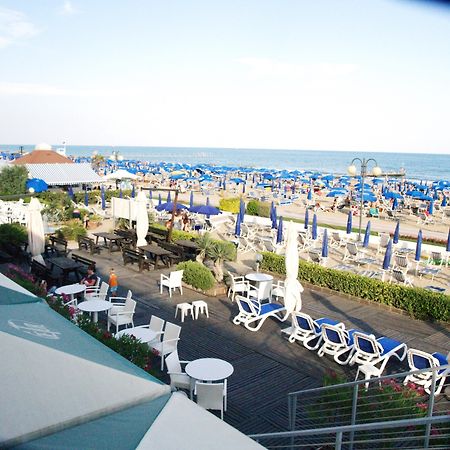Hotel Caravelle&Minicaravelle Lido di Jesolo Exteriör bild