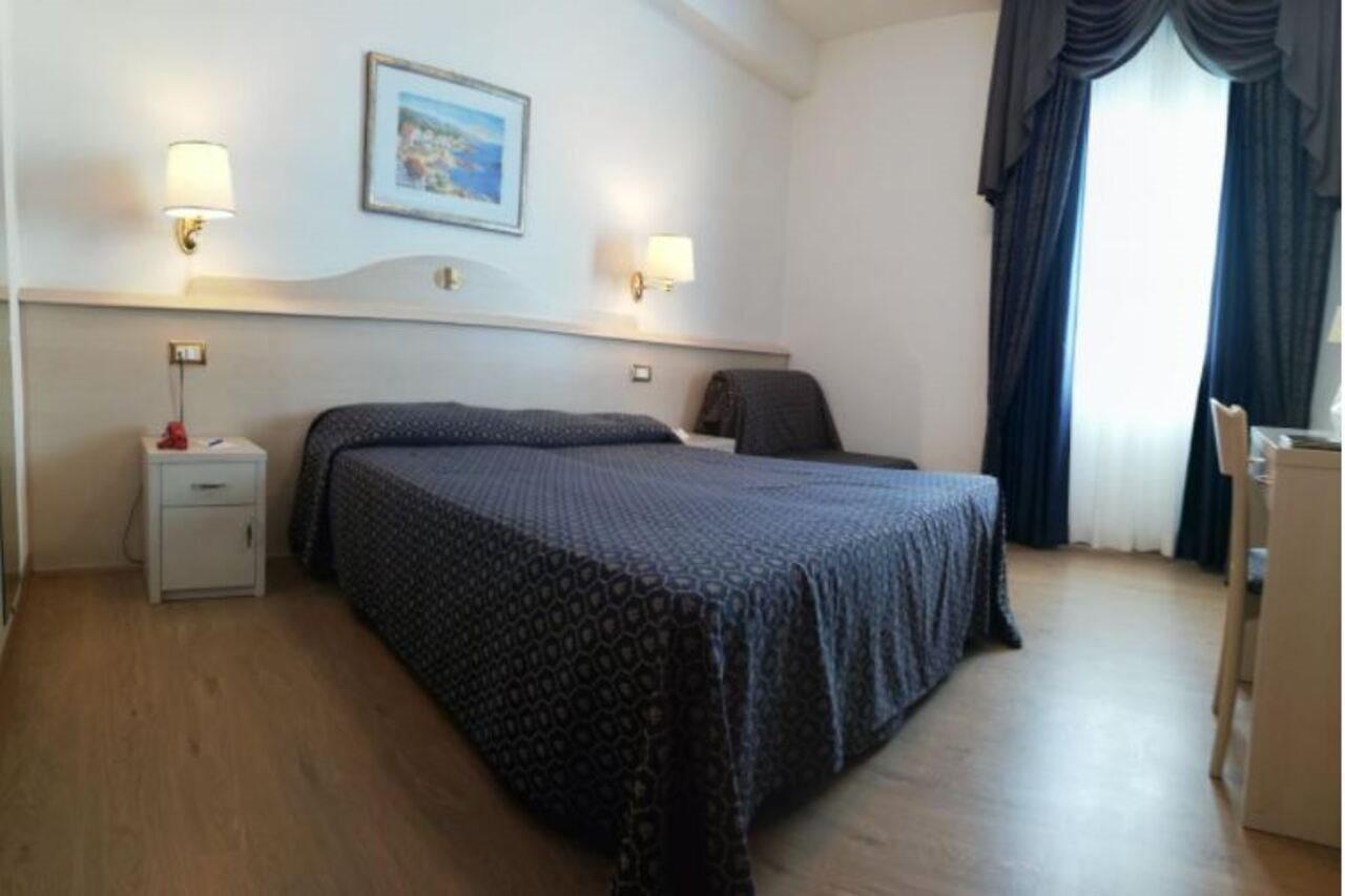 Hotel Caravelle&Minicaravelle Lido di Jesolo Exteriör bild