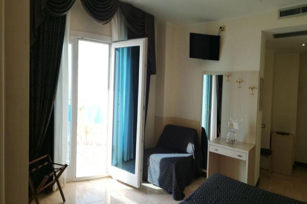 Hotel Caravelle&Minicaravelle Lido di Jesolo Exteriör bild