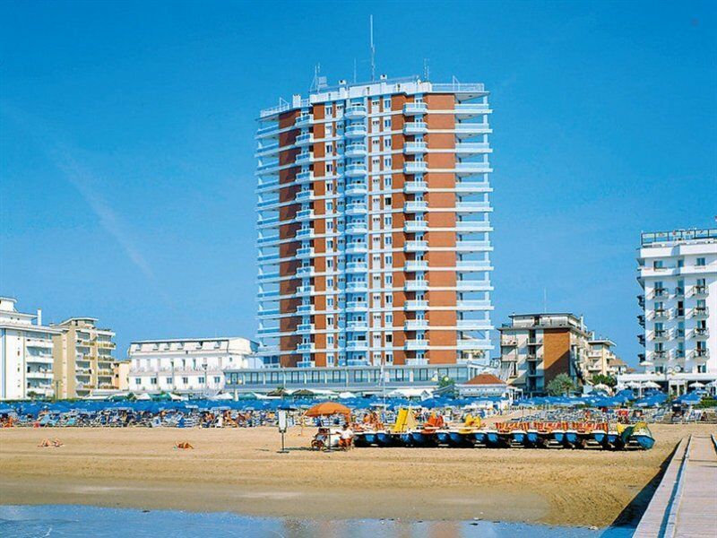 Hotel Caravelle&Minicaravelle Lido di Jesolo Exteriör bild