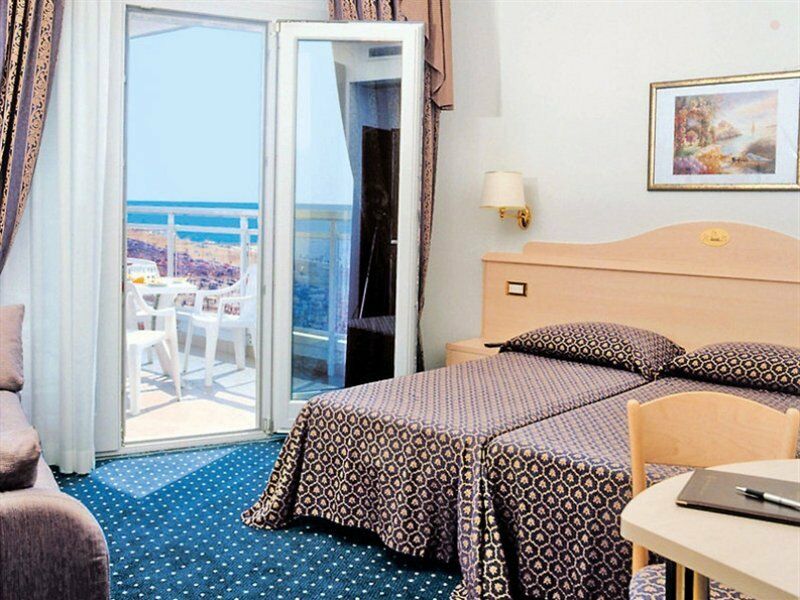 Hotel Caravelle&Minicaravelle Lido di Jesolo Exteriör bild